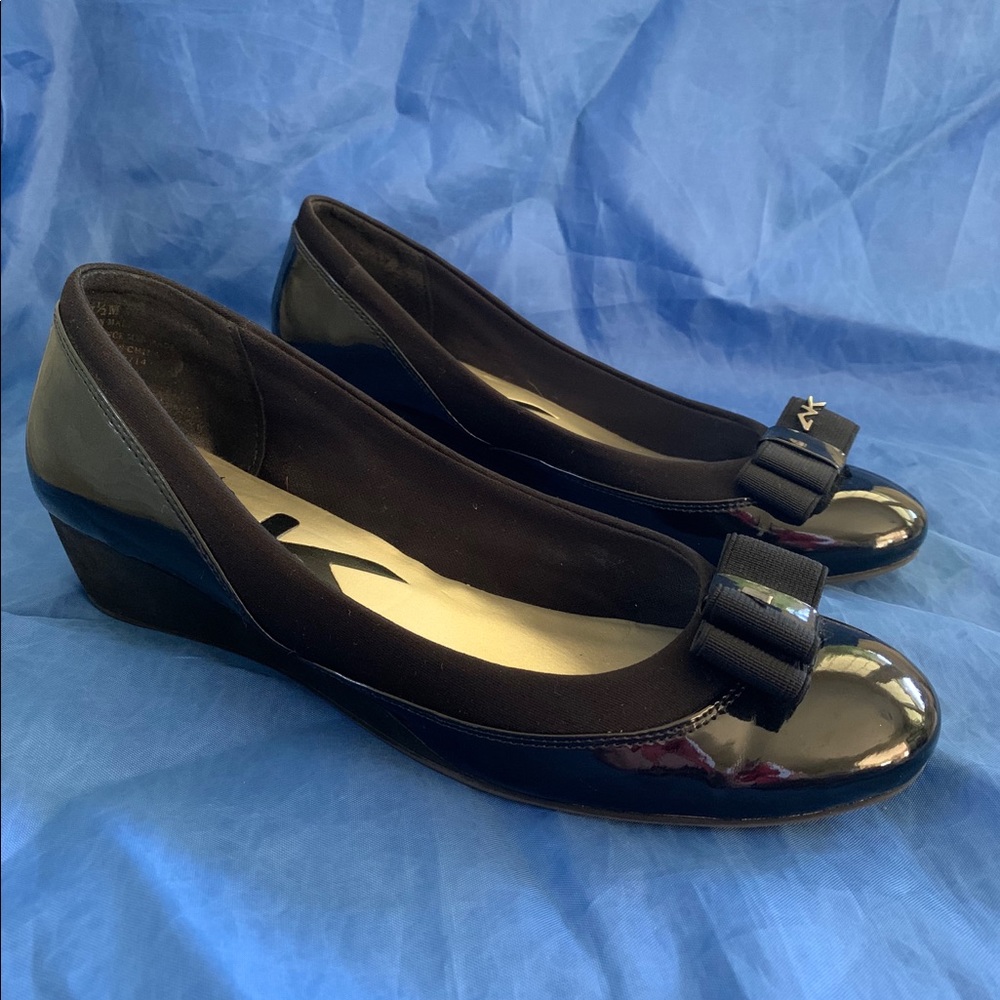 Anne Klein Sport Stefania black patent bow wedges